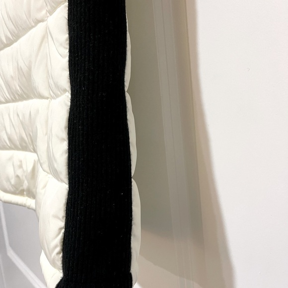 Calvin Klein puffer vest with black knit sides like new condition szM - Picture 3 of 6